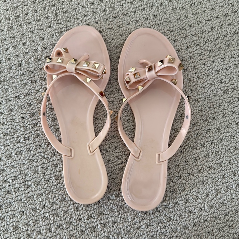 Never worn nude jelly sandals, size 8